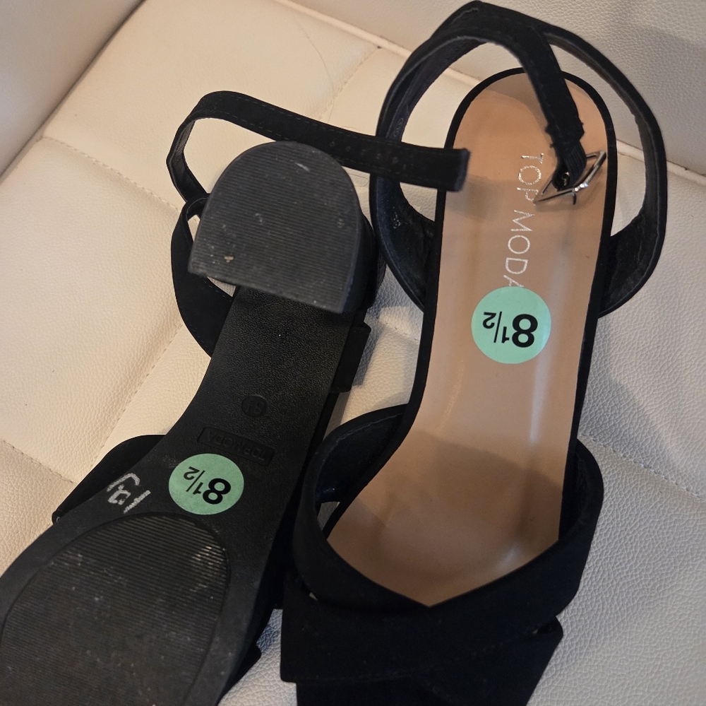 Black Women's Strappy Block Heel Sandals - Picture 4 of 5